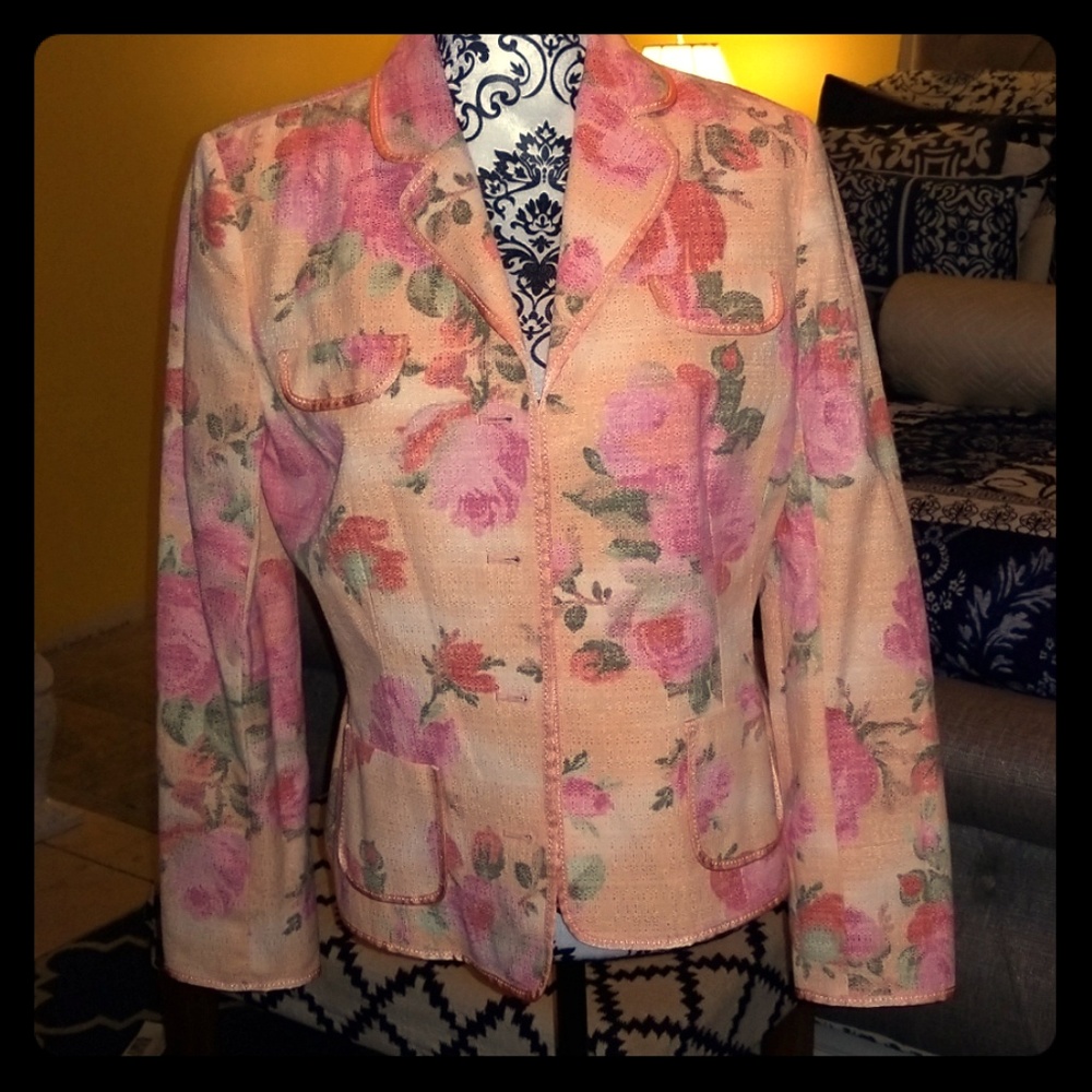 🧡Beautiful Floral Blazer🧡
